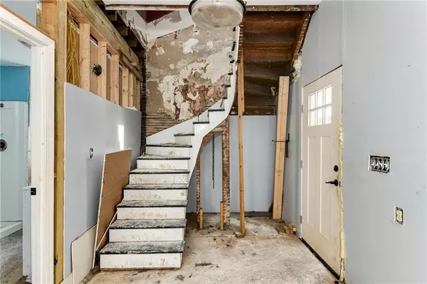 Warrensburg, MO 64093,403 E Market ST