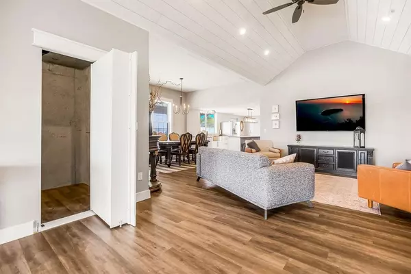 Paola, KS 66071,37595 Hedge LN
