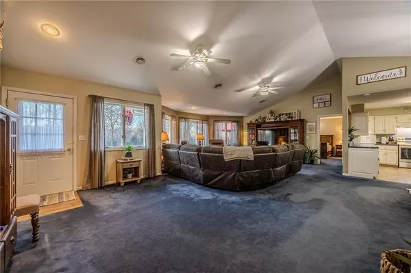 Deepwater, MO 64740,859 SE 1051 RD