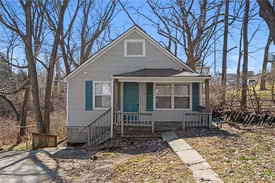 11815 E Roberts ST, Independence, MO 64054