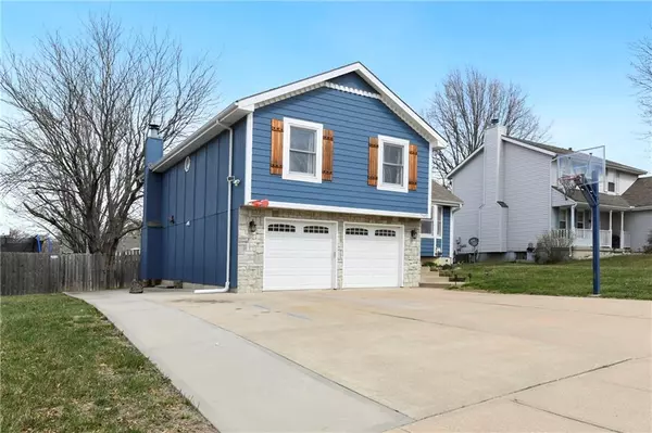 7902 E 162 TER, Belton, MO 64012