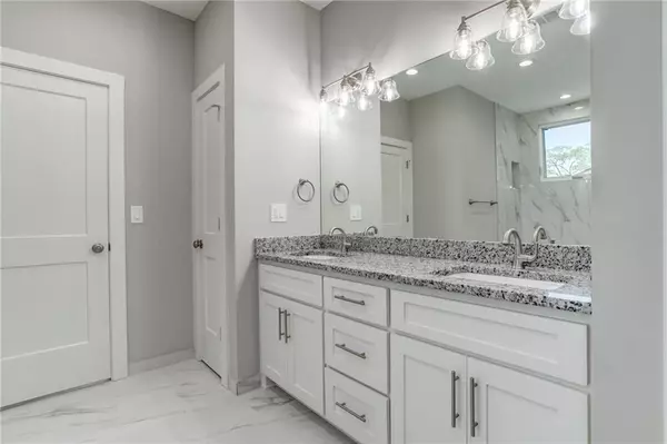 Paola, KS 66071,1006 E Kaskaskia ST