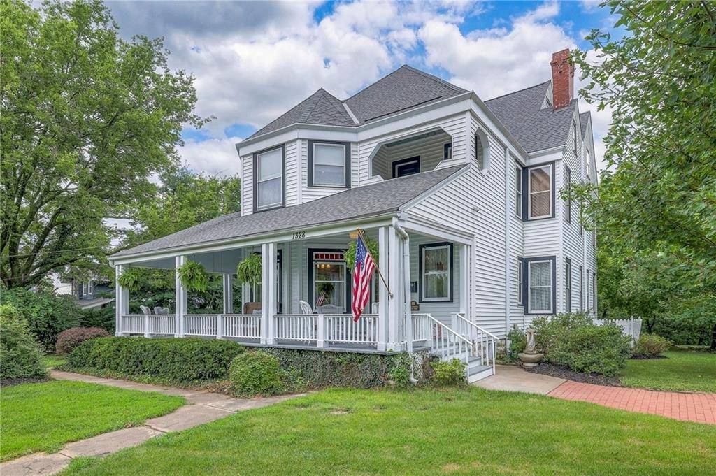 Parkville, MO 64152,1328 Main ST