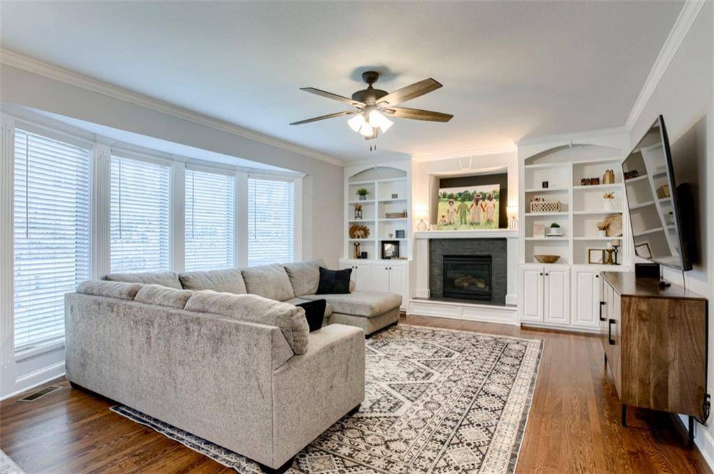 Liberty, MO 64068,1130 Redwood PL