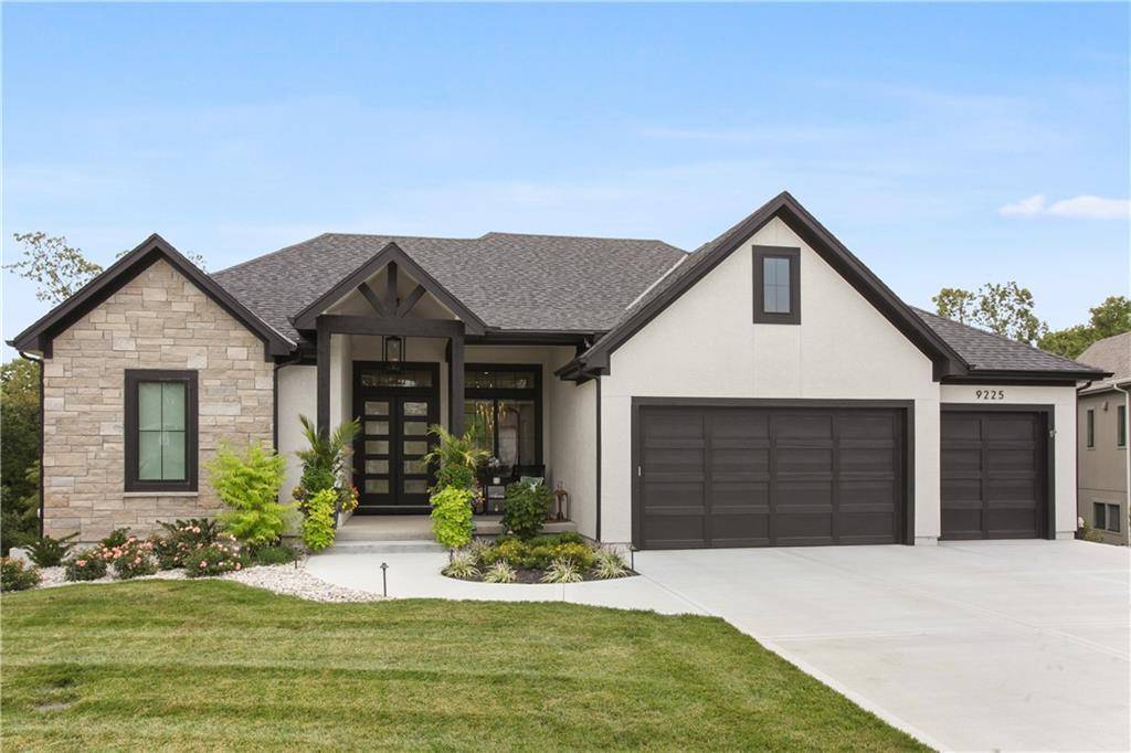 9225 Brownridge ST, Lenexa, KS 66220