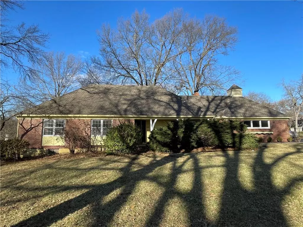 Leawood, KS 66206,9836 Overbrook RD