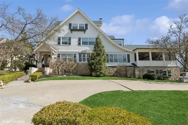 Mission Hills, KS 66208,5625 Pembroke LN