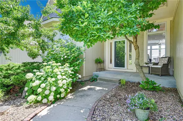 Overland Park, KS 66085,4917 W 162nd ST