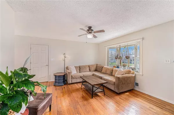 Gladstone, MO 64119,2902 NE 63rd ST