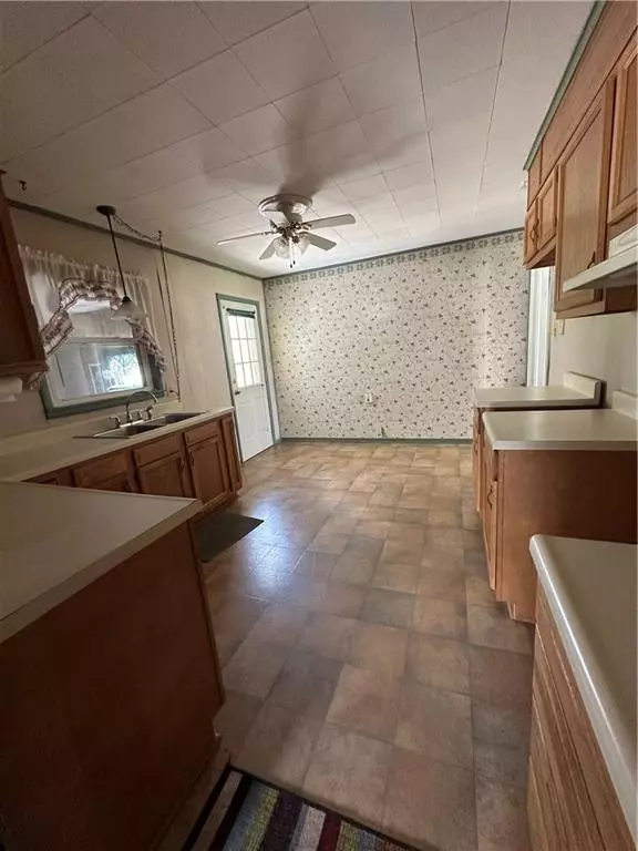 Richmond, MO 64085,407 Morningside DR