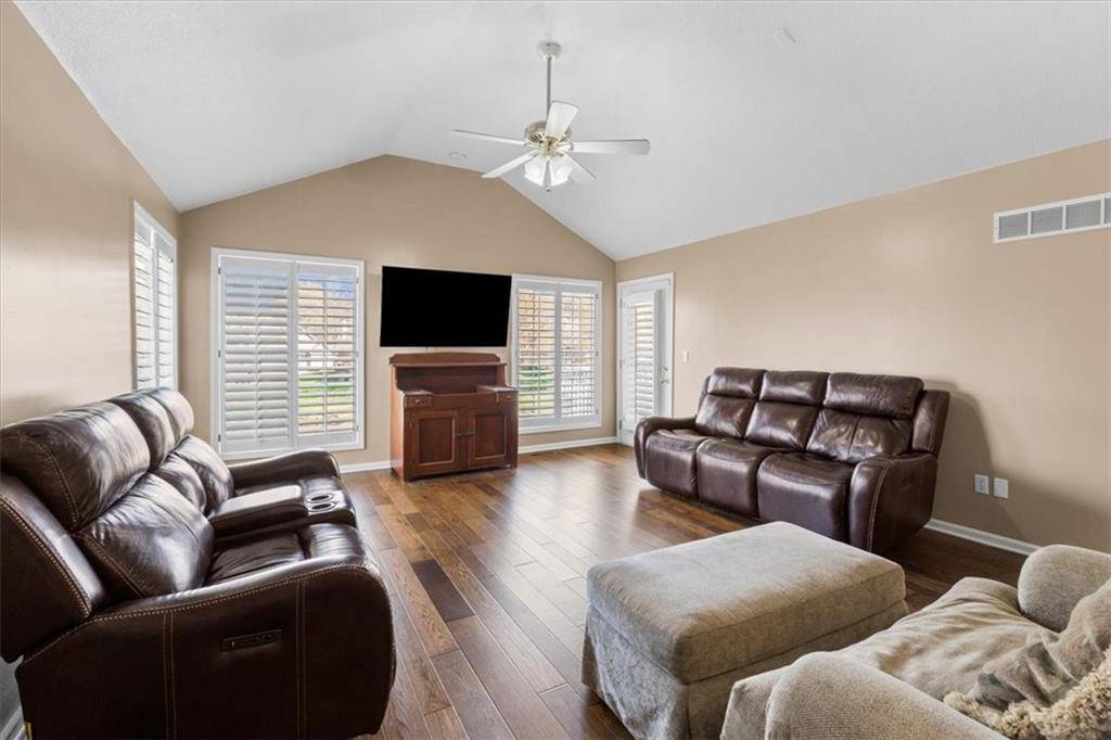 Blue Springs, MO 64015,821 NW North Ridge CT