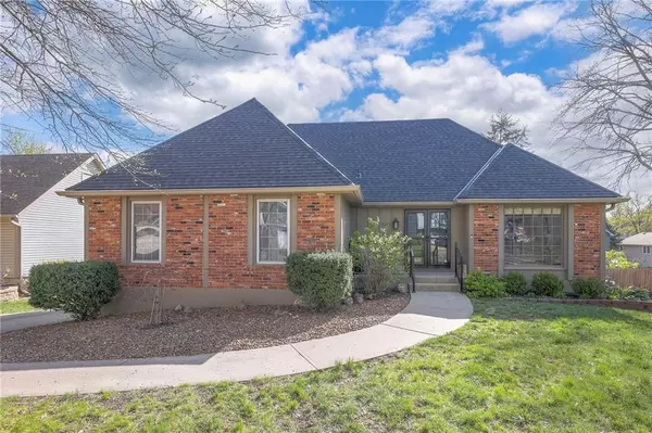 7805 Westgate DR,  Lenexa,  KS 66216
