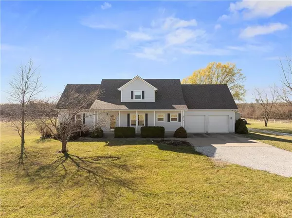 19218 S PRAIRIE LANE RD, Pleasant Hill, MO 64080