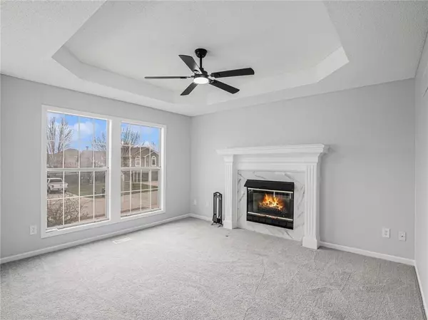 Greenwood, MO 64034,902 Spruce DR