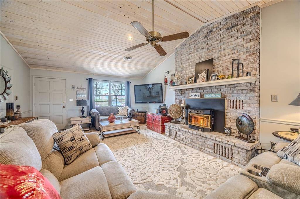 Pittsburg, MO 65724,27732 County Road 356 N/A