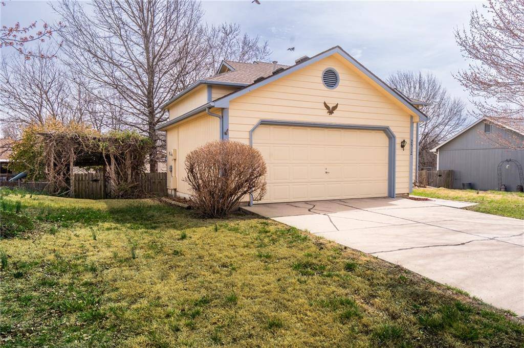 Lawrence, KS 66046,2512 Harper ST