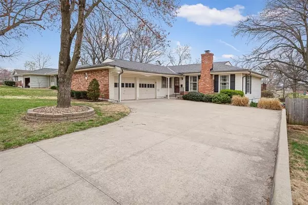 3207 NE 47th TER, Kansas City, MO 64117