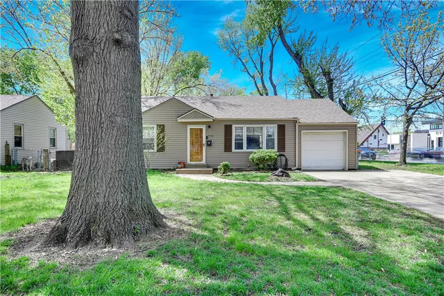 7500 Foster ST, Overland Park, KS 66204