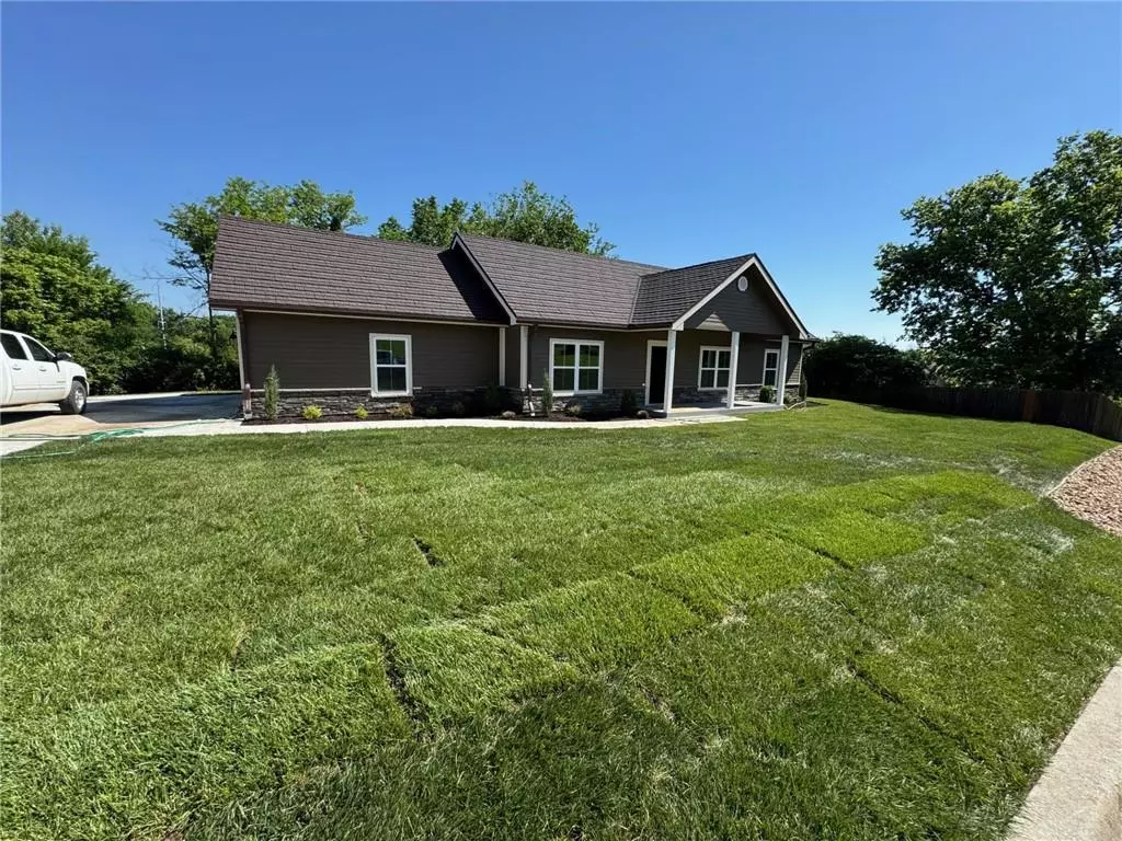 Knob Noster, MO 65336,507 SE Division RD