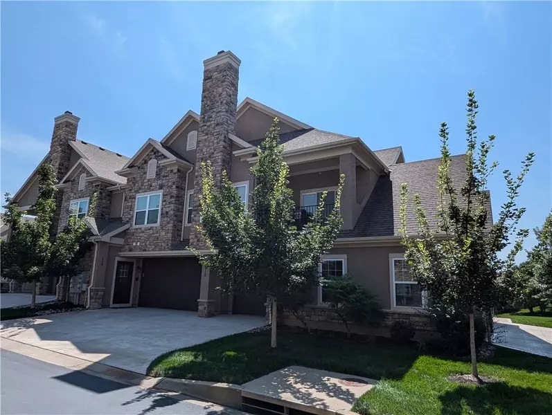 16010 GRANADA ST #230, Overland Park, KS 66085