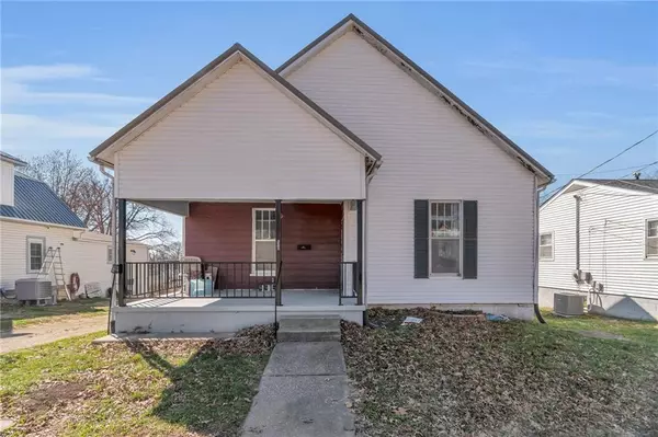 208 E 5th ST, Carrollton, MO 64633