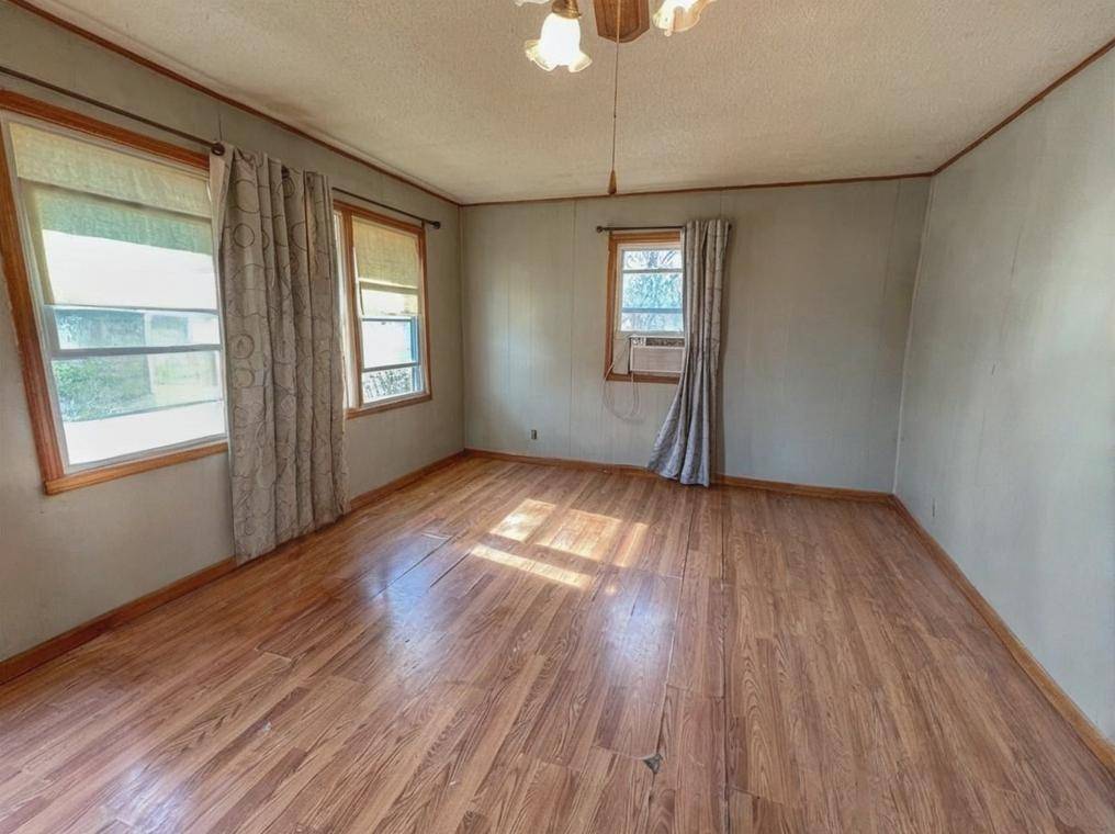 Trenton, MO 64683,1017 W 13th ST