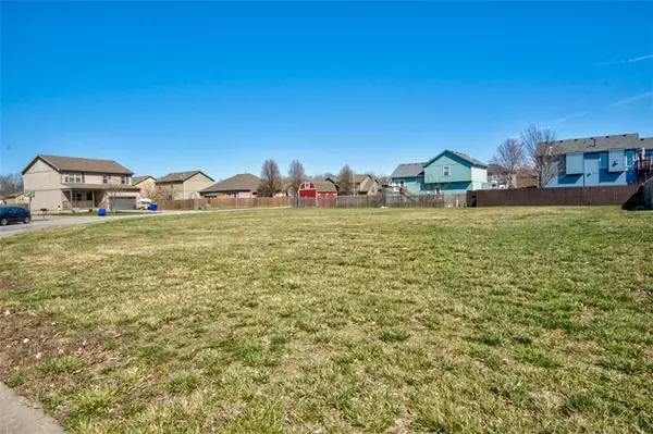 571 S Meadowbrook ST Gardner, KS 66030