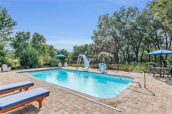 Parkville, MO 64152,7708 NW Mastern AVE