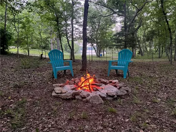 2 N Orchard LN, Mound City, KS 66056
