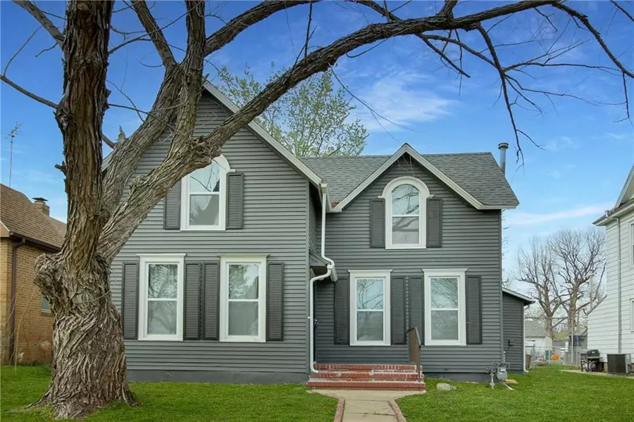 1809 Clark AVE, Parsons, KS 67357