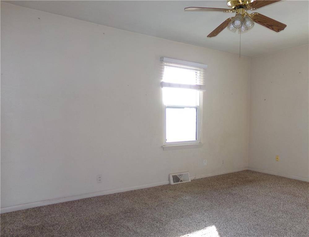 Excelsior Springs, MO 64024,119 May ST