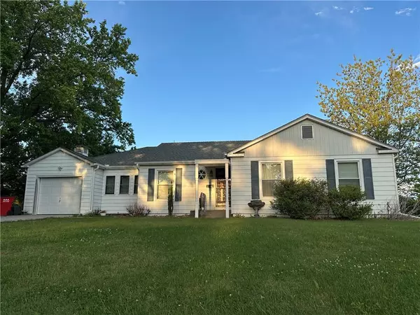 25 Ussery DR, Lexington, MO 64067