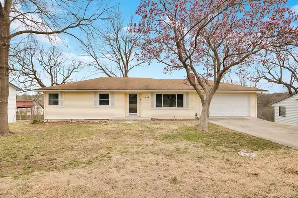 2818 Berry LN, Independence, MO 64057