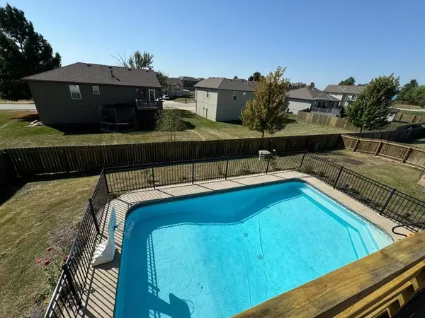 Smithville, MO 64089,401 Lake Meadows DR