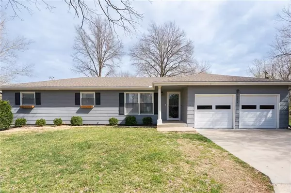 2408 Danbury PL, Lawrence, KS 66049