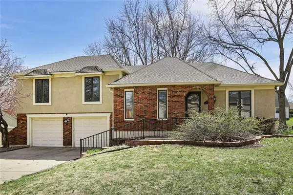 11111 W 99th TER, Overland Park, KS 66214
