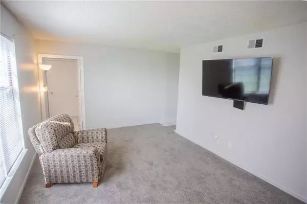 503 Sky Vue DR Raymore, MO 64083