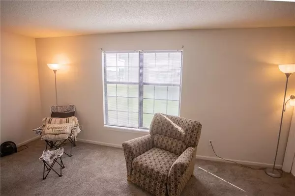 503 Sky Vue DR Raymore, MO 64083