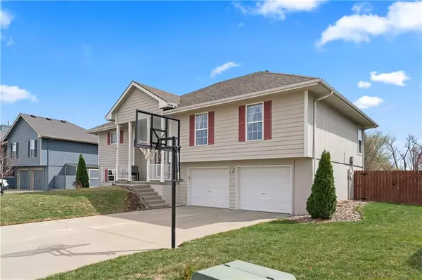 Kearney, MO 64060,305 E 22ND TER