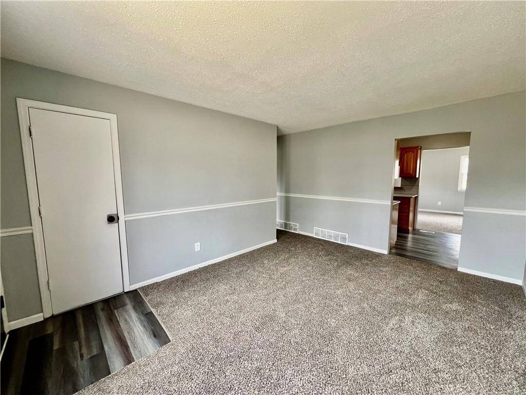 Independence, MO 64056,208 N Jennings RD