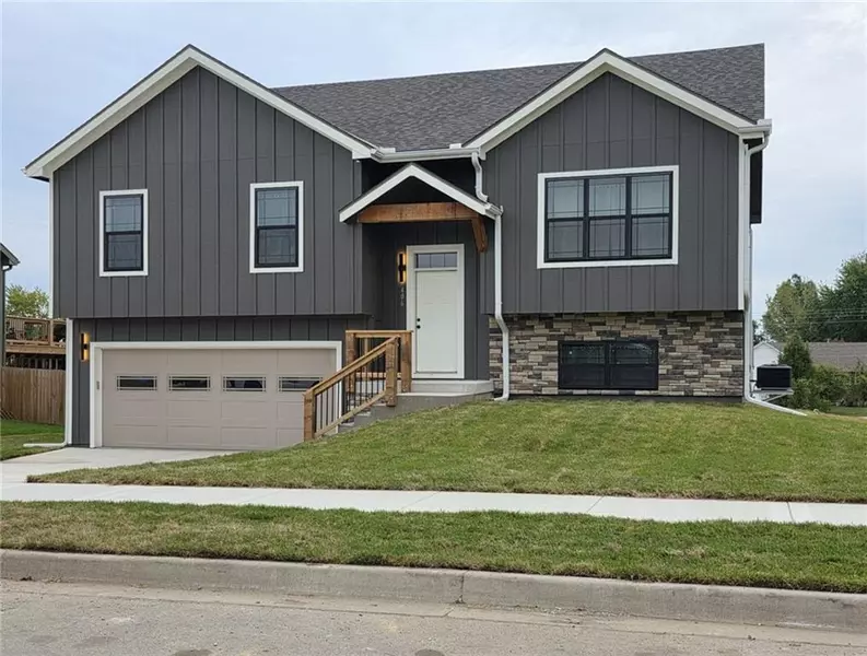406 Lykins LN, Cameron, MO 64429