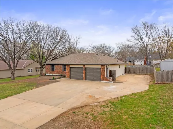 Shawnee, KS 66218,6333 Woodstock ST