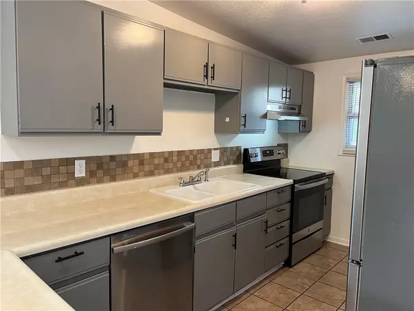 Gladstone, MO 64118,2405 NE 57th TER