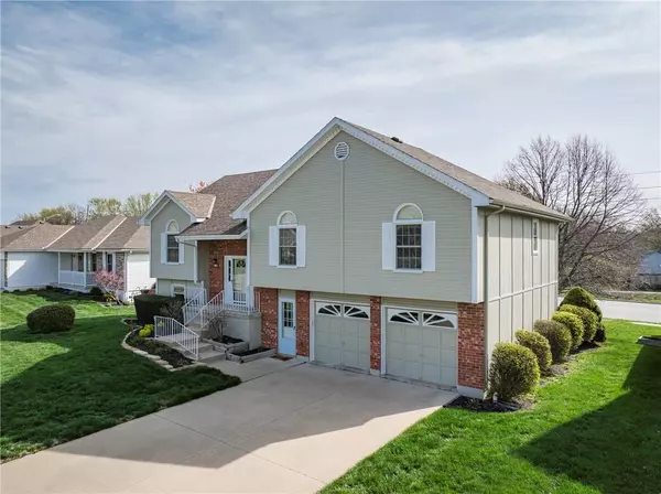 Lee's Summit, MO 64086,519 NE Timbercreek DR