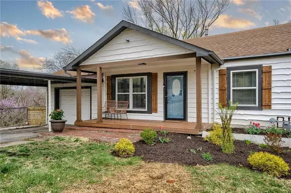 5122 OAKLAND AVE, Kansas City, KS 66102