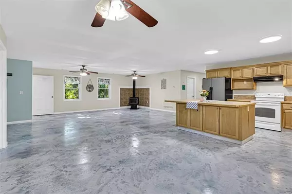 6301 SW Ana DR, Kingston, MO 64650