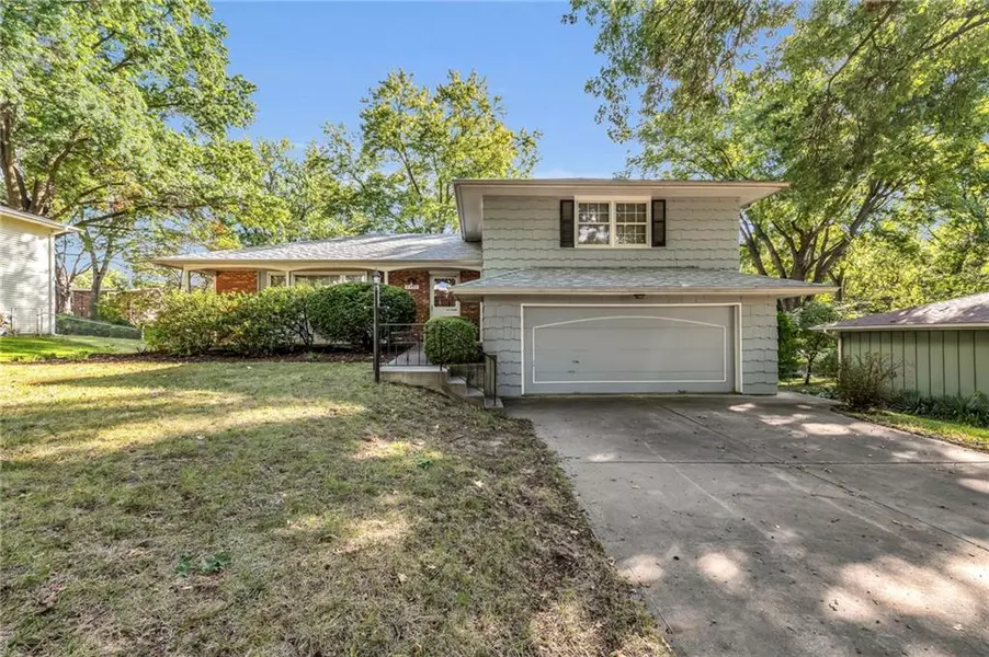 8337 Oakland AVE, Kansas City, KS 66112
