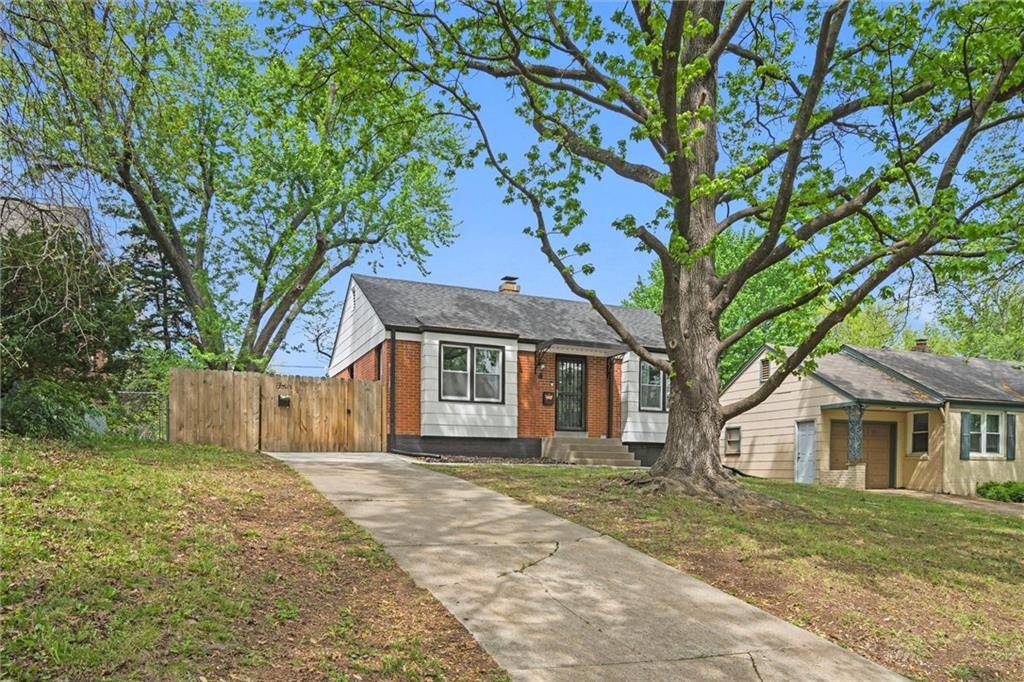 Kansas City, MO 64114,4 W Pocahontas LN