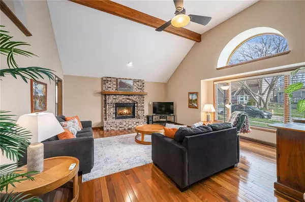 Liberty, MO 64068,951 Ellis ST