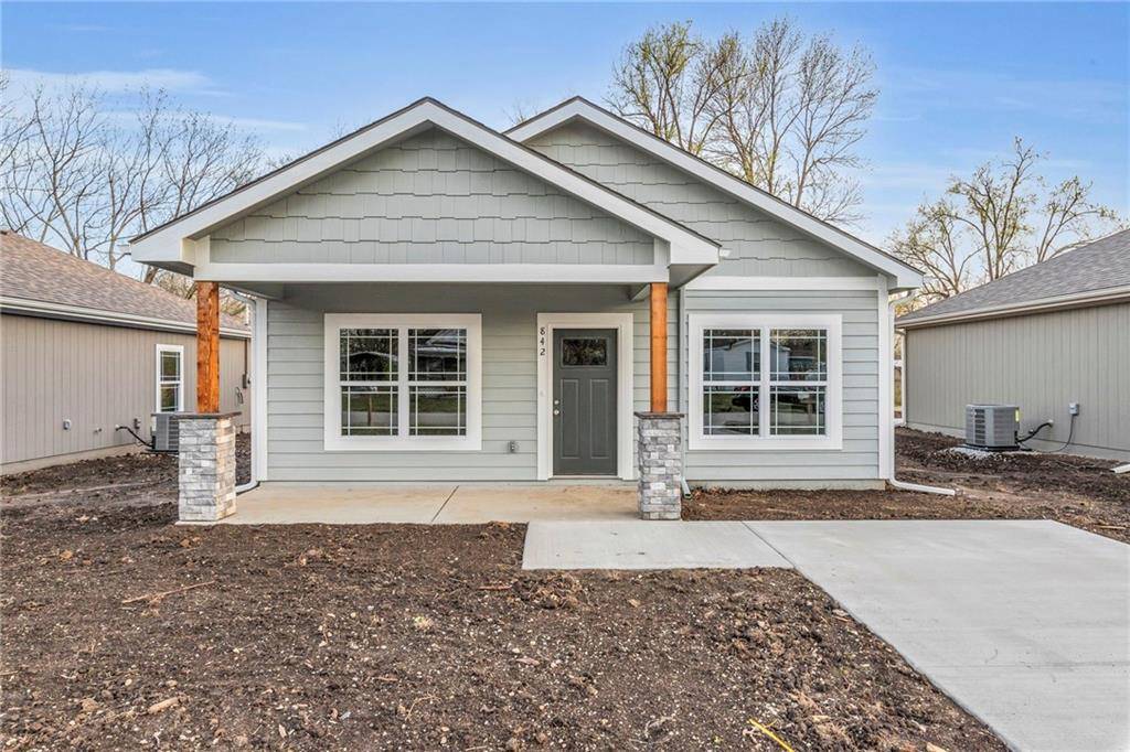 Ottawa, KS 66067,842 E Hamblin ST